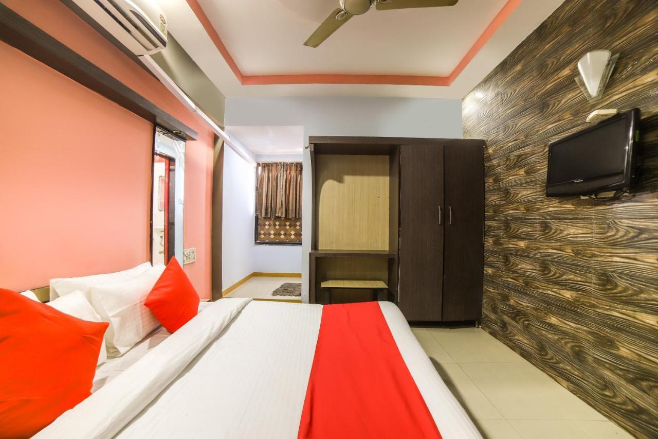 Oyo 69877 Hotel Sarthi Residency Ahmedabad Exterior photo
