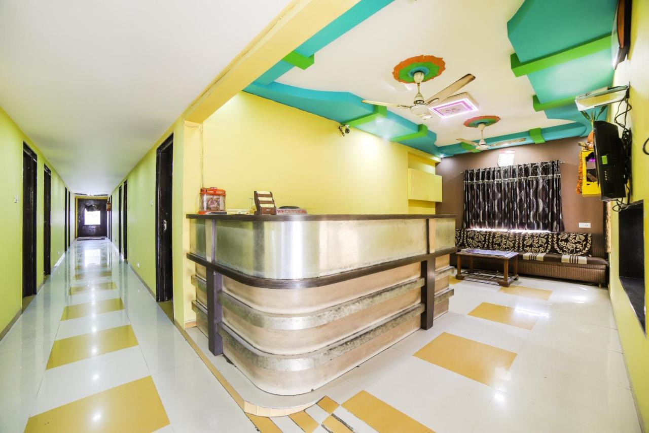 Oyo 69877 Hotel Sarthi Residency Ahmedabad Exterior photo
